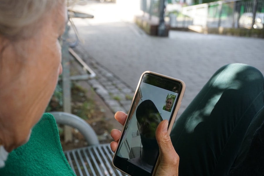 personas mayores soledad aplicaciones videollamadas skype facetime